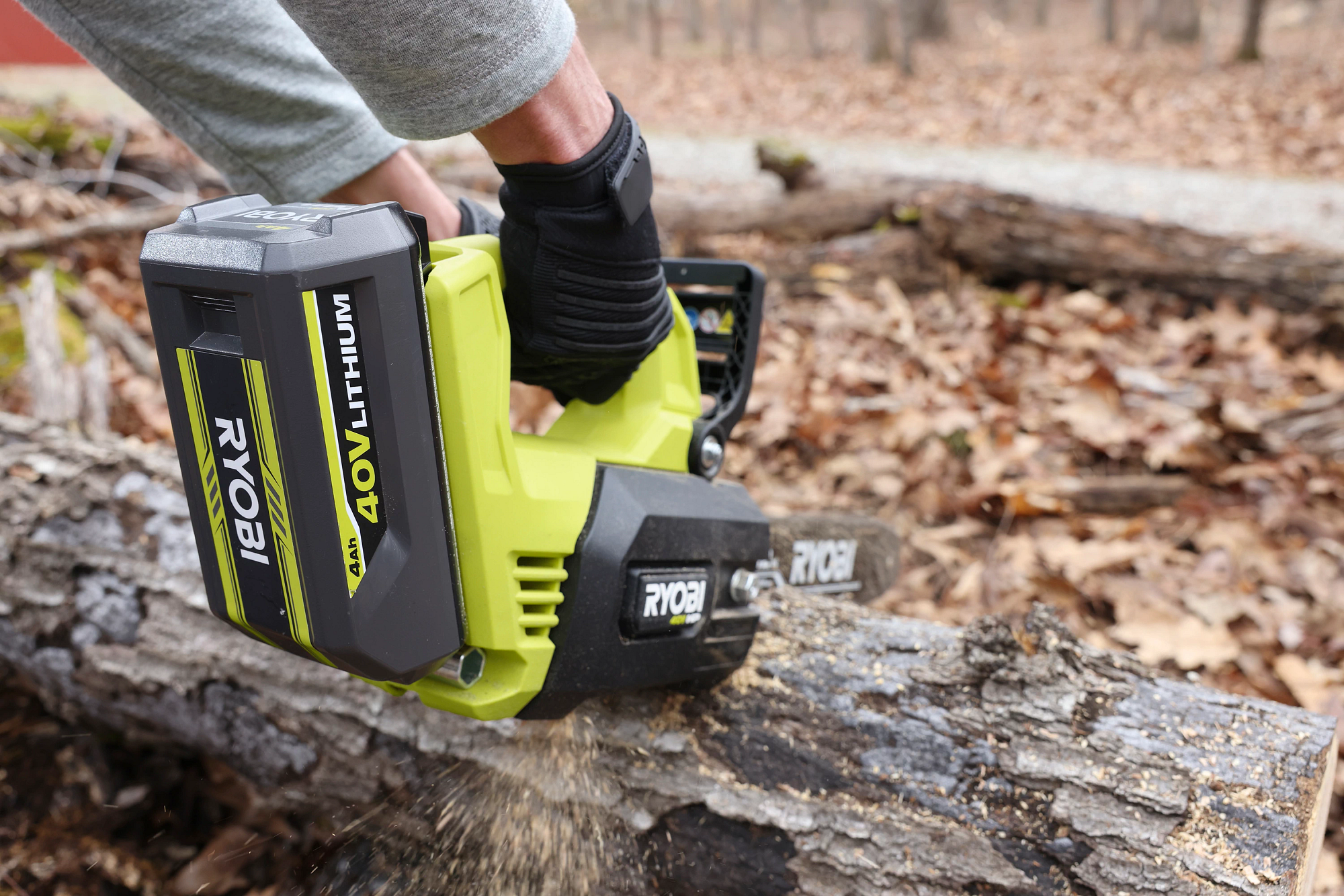 Ryobi 40v deals battery chainsaw