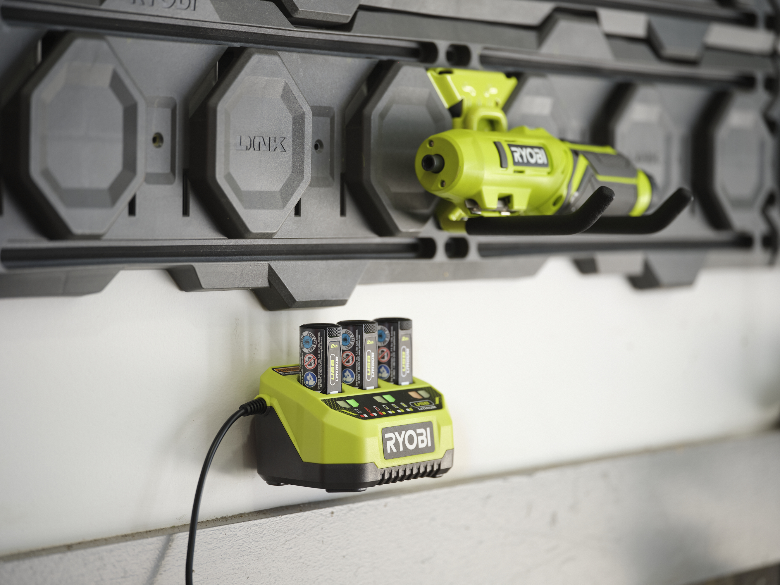 USB LITHIUM 2AH LITHIUM RECHARGEABLE BATTERY - RYOBI Tools