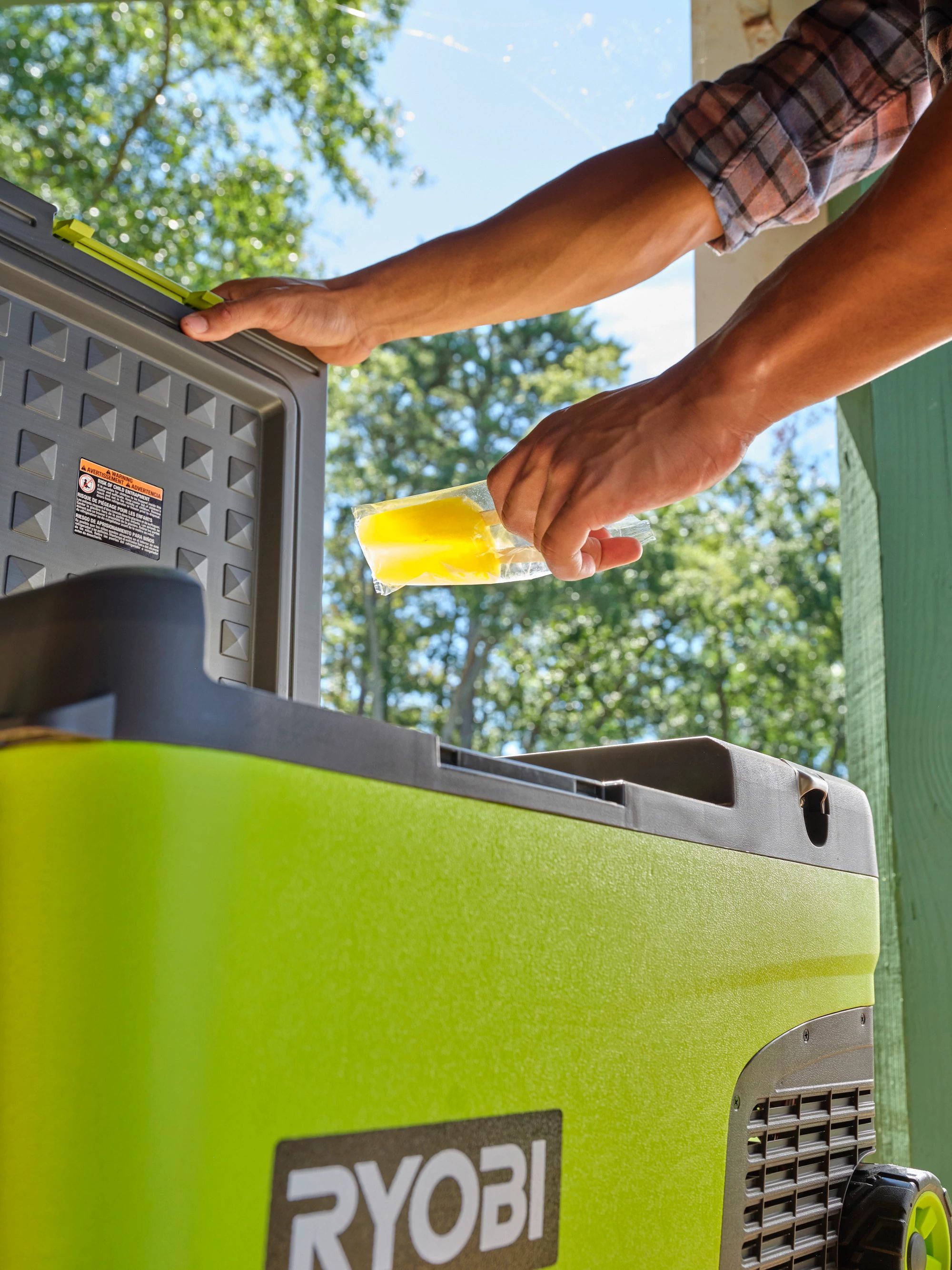 Ryobi 18 volt store cooler