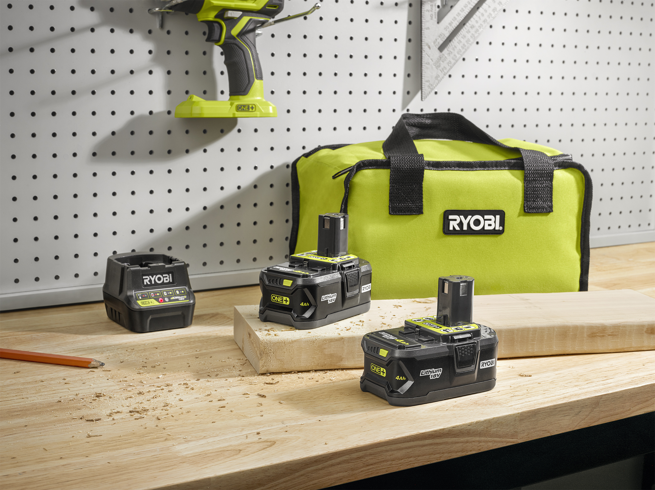 RYOBI 18V ONE+ Kit de clé à chocs 1/2 pouce sans fil avec batterie 4.0 Ah  et chargeur