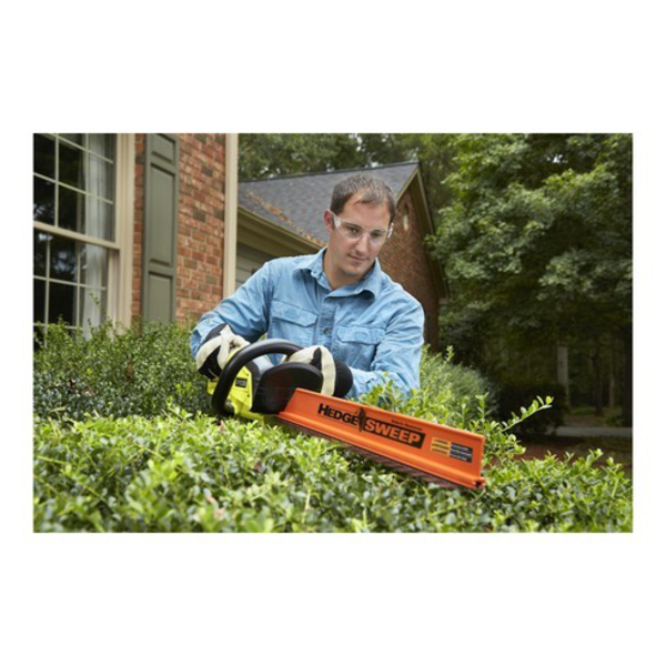 Product photo: 18V ONE+ 22" Hedge Trimmer Kit