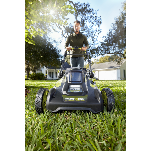 Product photo: 40V 20" BRUSHLESS SMART TREK™ Self-Propelled Mower WITH 6AH BATTERY & CHARGER