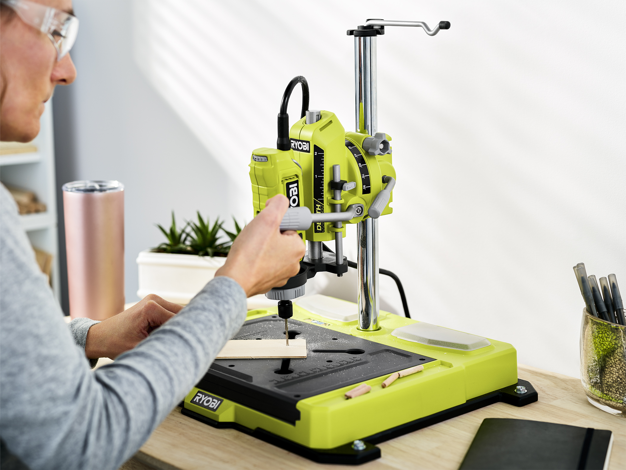 Make a Dremel Drill Press / Dremel Workstation 