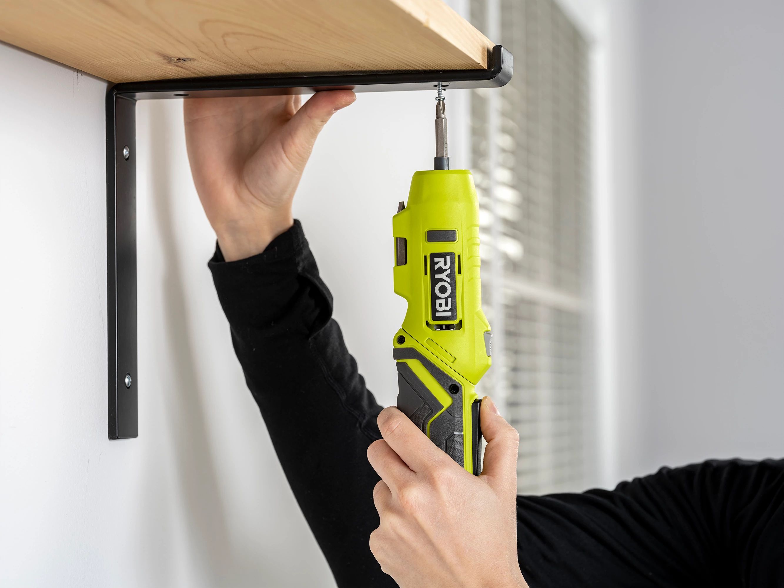 Powered by RYOBI USB lithium battery