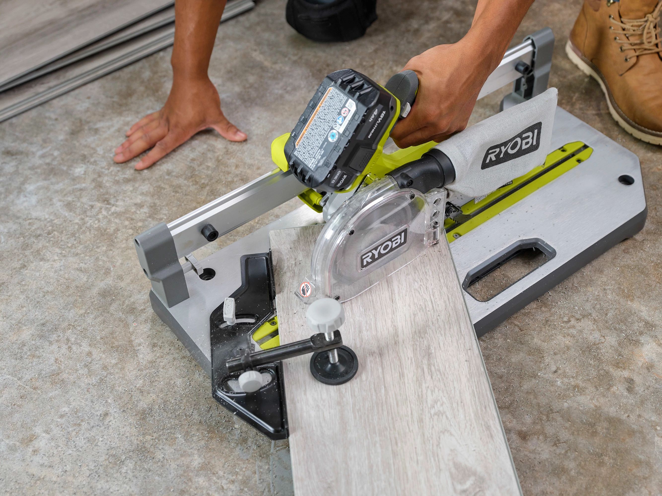 Photo: Includes a Thin Kerf Flooring Blade