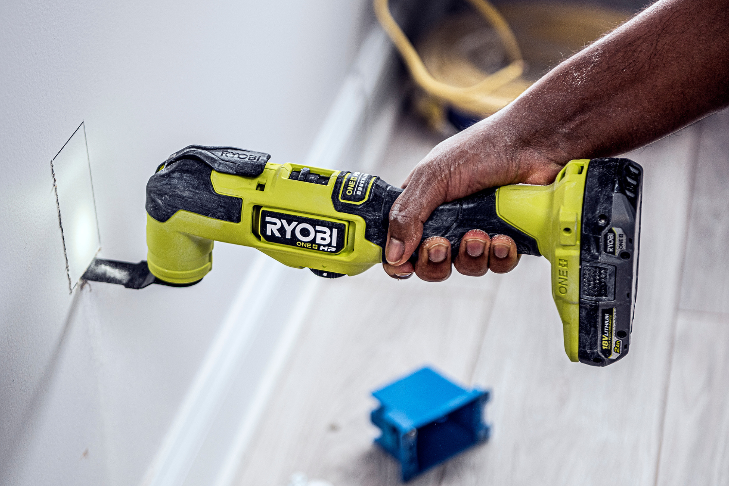 RYOBI 18V ONE+ 2-Gang Akku-Schlagbohrschrauber R18PD3-215S (13mm