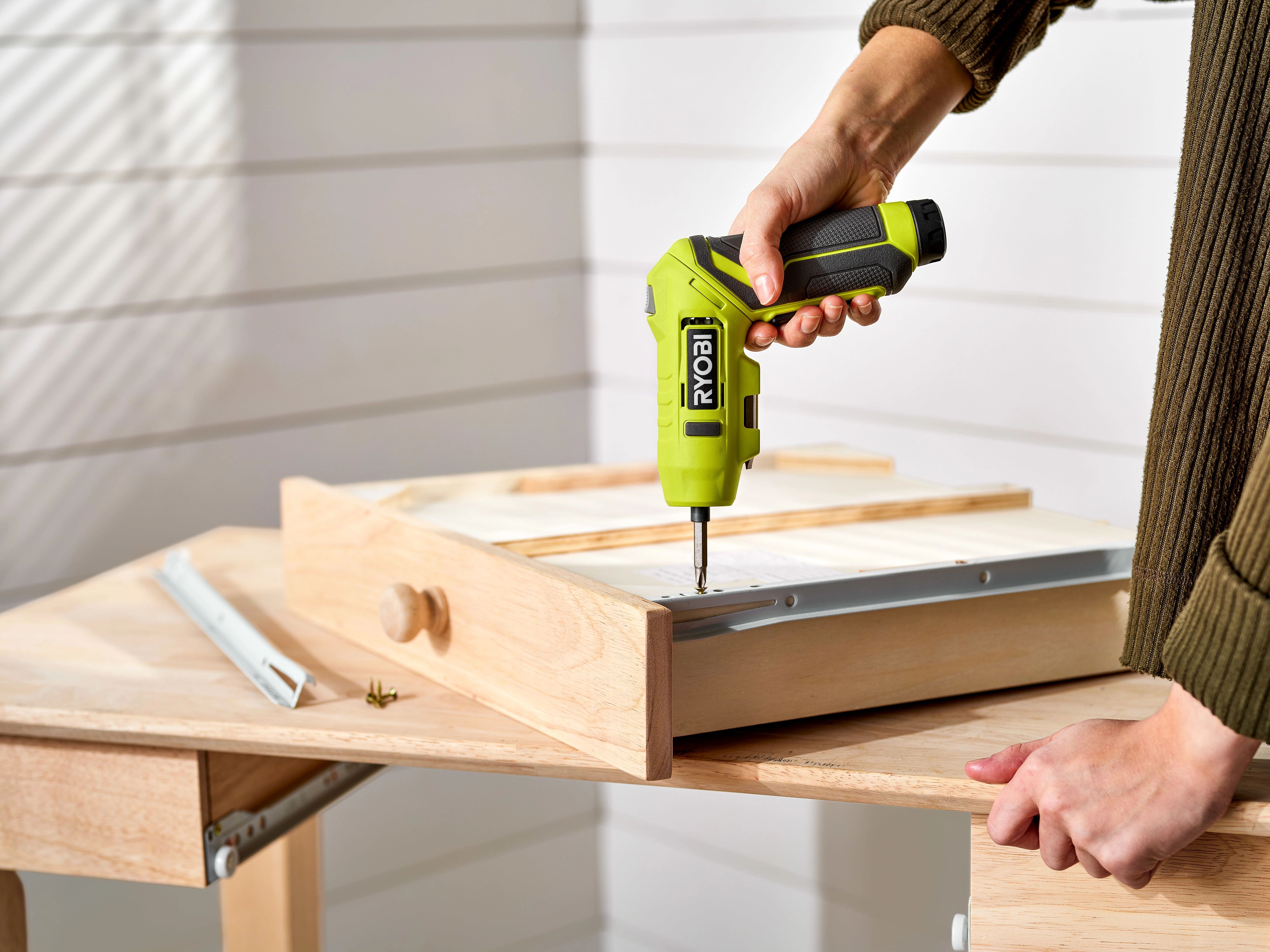 USB LITHIUM SCREWDRIVER KIT RYOBI Tools