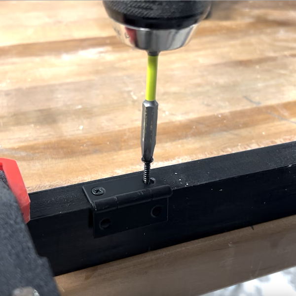 Drilling on a hinge 