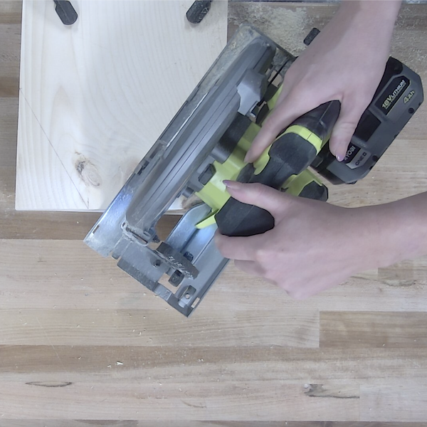 Cutting wood angle