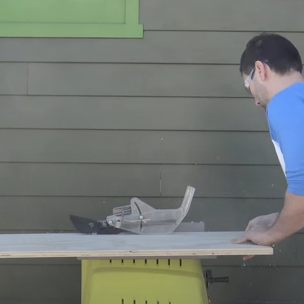 Cutting plywood with table saw