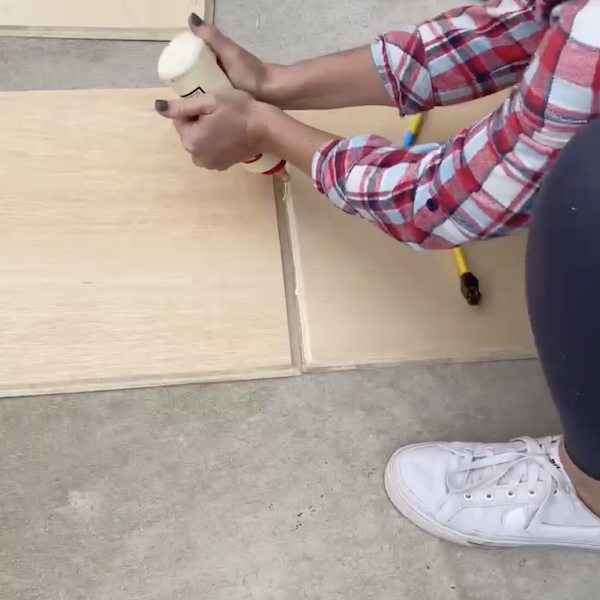 wood gluing the plywood