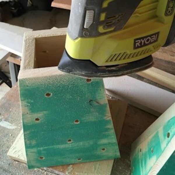 Sanding top of tree